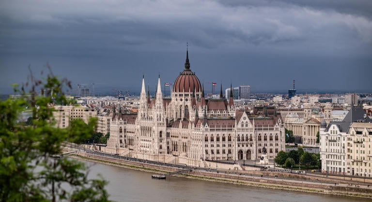 A Parlament elé vonulnak a benzinkutasok, négy napon át demonstrálnak