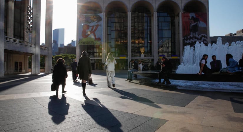 Hetvenezer ingyenjeggyel keres új közönséget a Metropolitan Opera