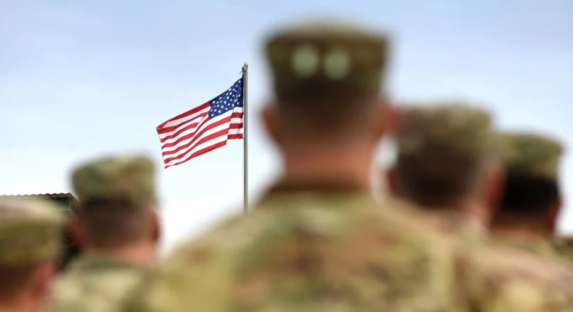 Huszonhárom év után kivonultak az amerikai csapatok Irakból