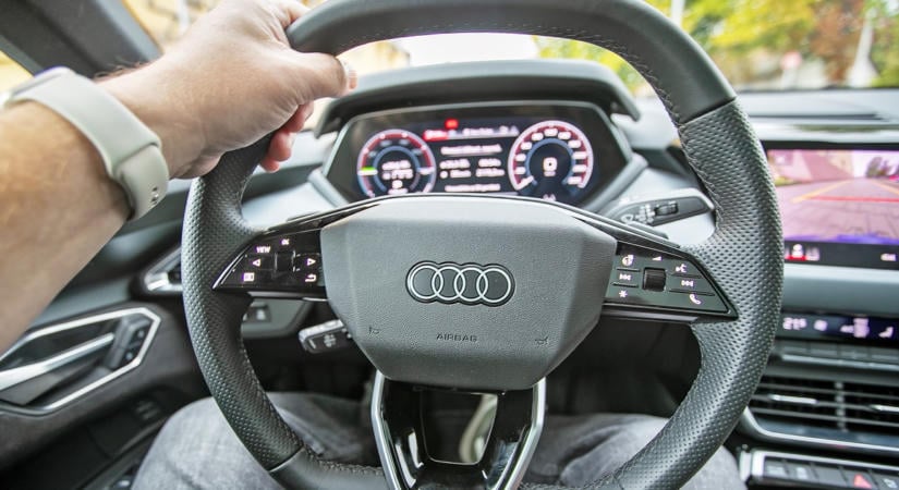 585 lóerő, 4 másodperc százig: kipróbáltuk az Audi brutális elektromos GT-jét – fotók