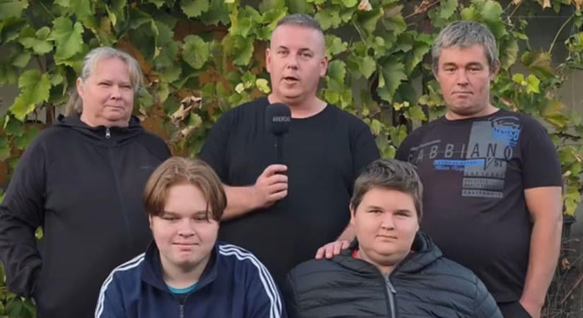 Xboxra gyűjtött, mégis másokon segített – most a nagylelkű kisfiú otthonáért fognak össze ( videó)