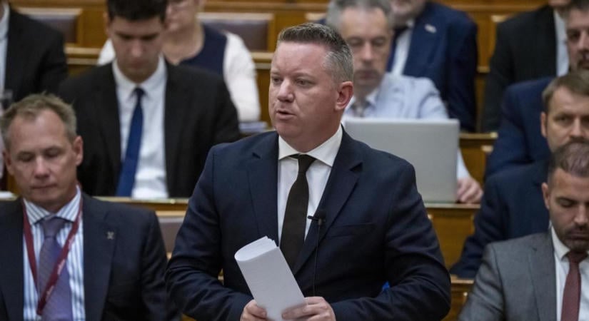 Versenyeztetés nélkül, túlárazva, ingyen: öt ügyben tett feljelentést a Belügyminisztérium
