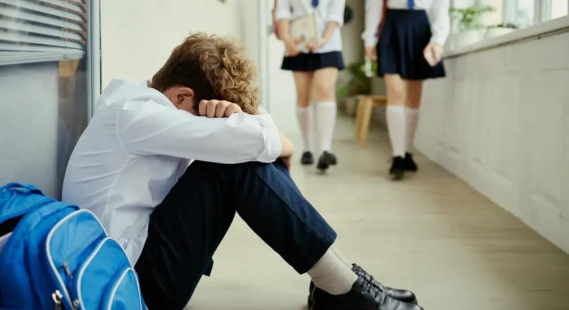 Aggasztó felmérés: minden harmadik fiatal szorongva ébred, az iskola a fő stresszforrás