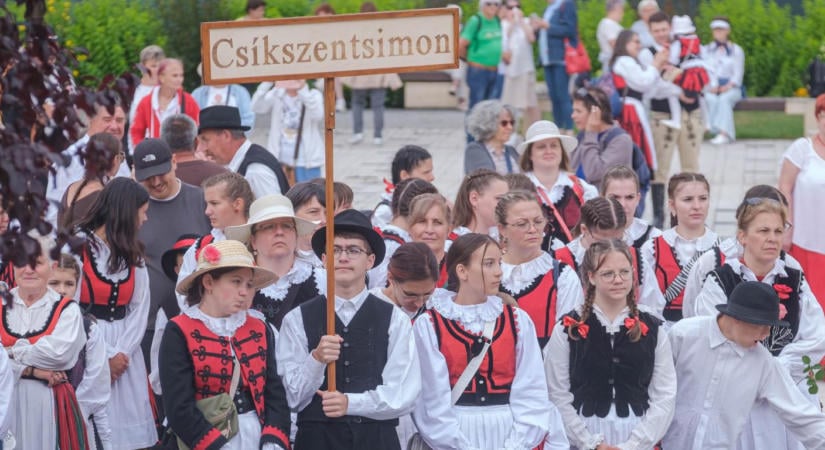 Elindult a külhoni magyar gyerekek iskolakezdési támogatásának kifizetése