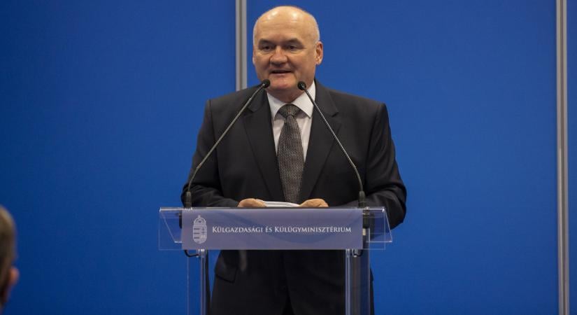 Élesedett egy inaktív szabály, Hende Csaba is távozik