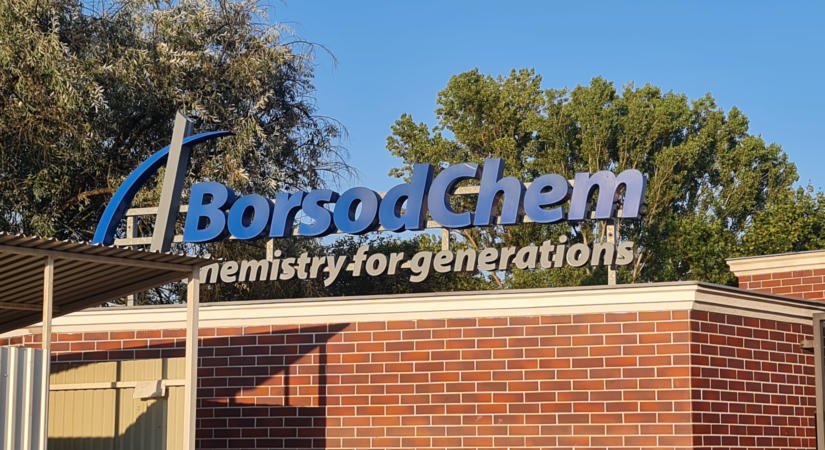 Mit épít a BorsodChem Kazincbarcikán?