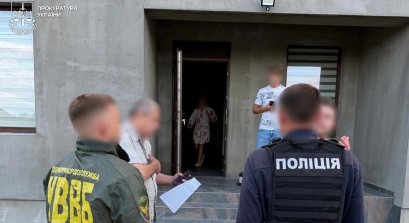 8000 dollár a fegyveres kíséret az ukrán magyar határon, 6000 egy olyan munka hamis igazolása, ami felment a sorkatonai szolgálat alól