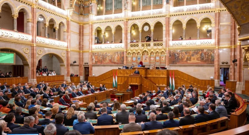 Lakástámogatási és közlekedésfejlesztési terveket ismertetett Magyar Péter
