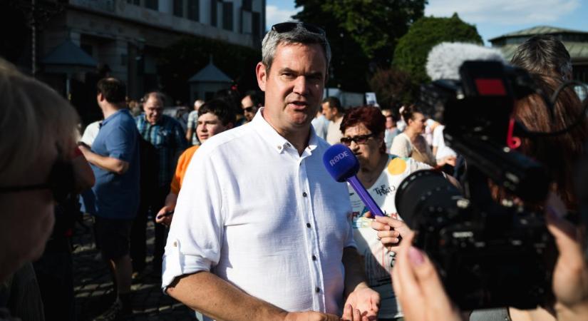 Takács Péter a mozgólépcsős incidensről: Szerinted nem tudatosan küldtem el az anyjába a kis drogos provokátort?
