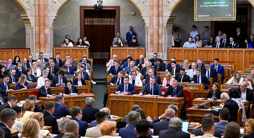 A százezer forintos iskolakezdési támogatásról dönt ma az Országgyűlés