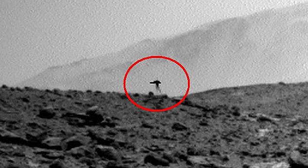 Rejtélyes, lebegő valamit fotózott a Curiosity a Mars-on