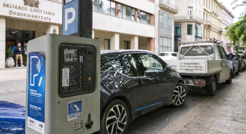 Vitézy: Rogánék döntése alapozta meg a kerületi parkolási rendszert