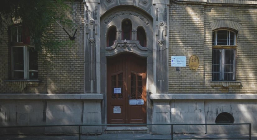 Bíróság mondta ki, hogy jogellenesen gátolták a szegedi Wesley-iskola újraindítását