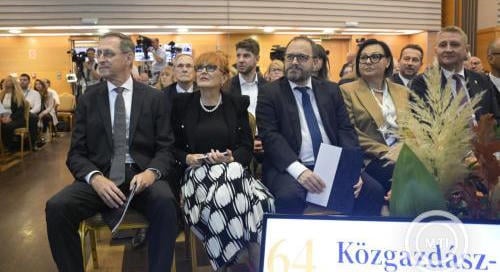 Kármán: Szétesett a költségvetési politika – Varga szerint nem gyors, hanem sikeres euróbevezetésre van szükség