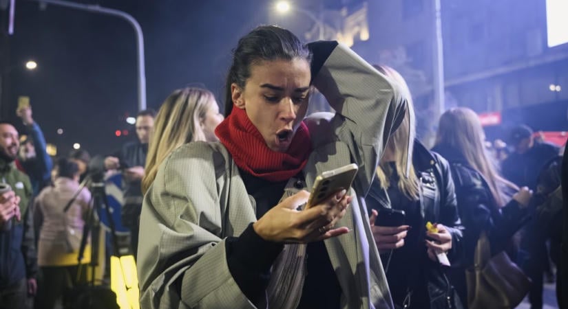 „Ma este a győzelmet ünnepeljük, holnaptól Szerbiát építjük” – fotókon a belgrádi népünnepély a választás éjszakáján