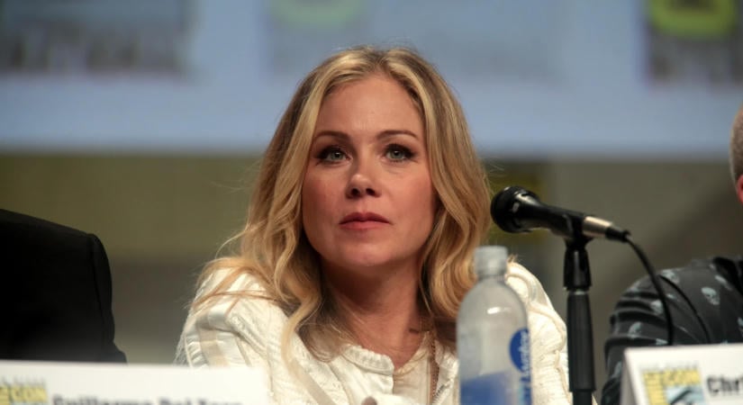 „Gusztustalan” – Christina Applegate miatt bírálja Megyn Kellyt egykori barátja