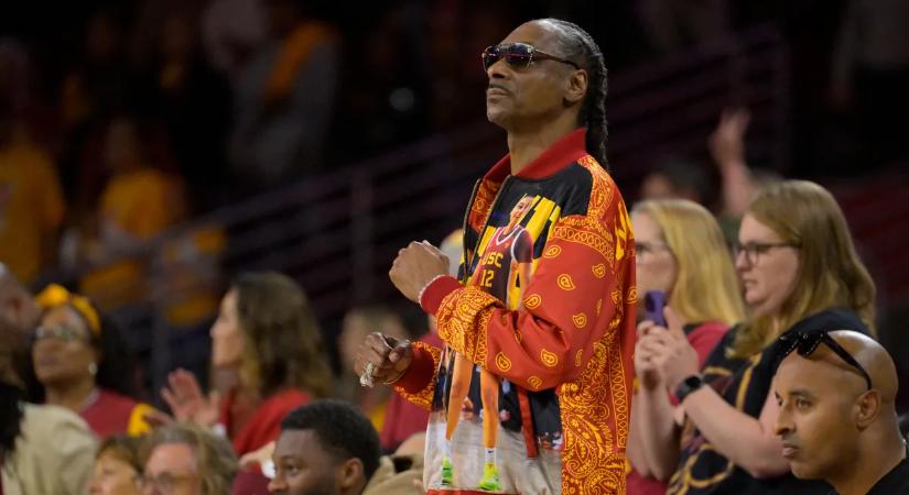Zseniális videón, ahogy Snoop Dog szenved a curlinggel!