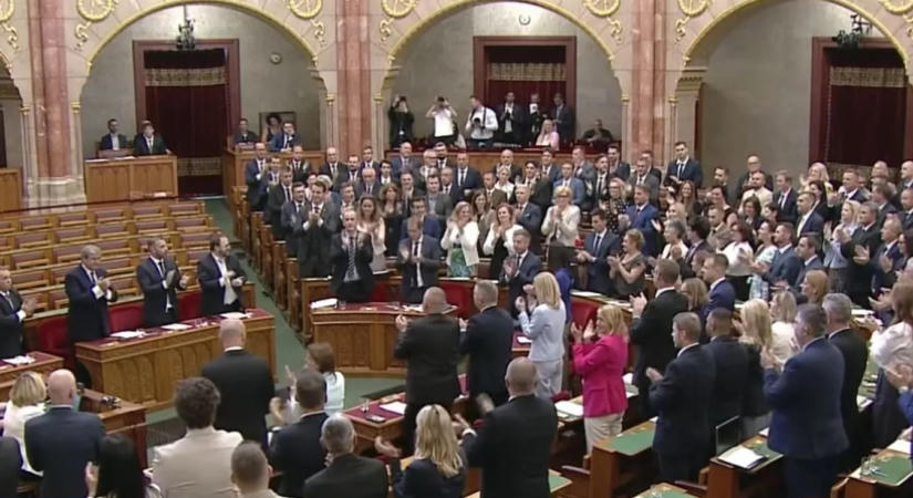 Ma dönthet a parlament Hende Csaba alkotmánybíró utódjáról