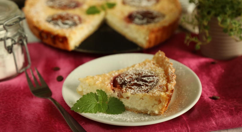 Minden falatja mennyei ennek a barackos-túrós pitének - recept