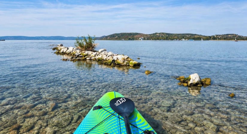 Rejtélyes régészeti képződmény bukkant elő a Balatonból Szántódnál