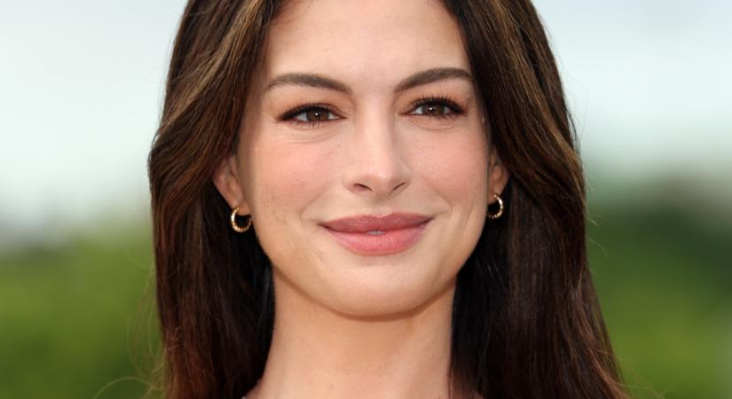 Anne Hathaway kismamaként is stílusikon: 7 szett, amitől leesett az állunk