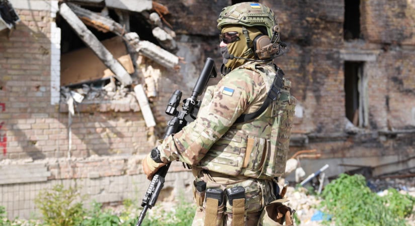 Orosz drónokat találtak egy romániai gázmező közelében, Novorosszijszkban csapott le Ukrajna – Háborús híreink szerdán