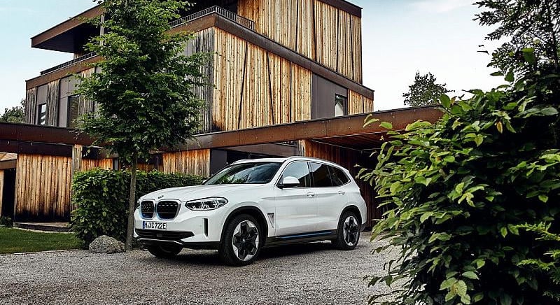 Tűkön ülve várják az amerikaiak a debreceni BMW-ket