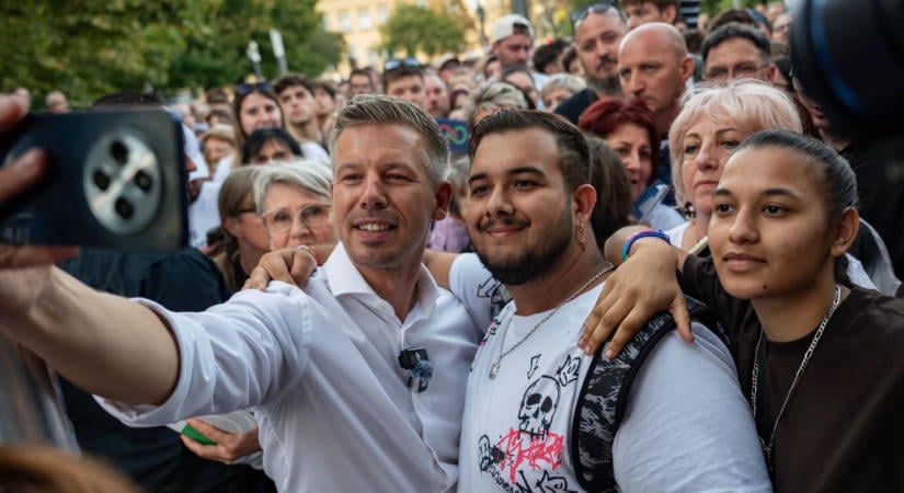 Magyar Péter akkorát ver népszerűségben Orbán Viktorra, amekkorára még nem volt példa