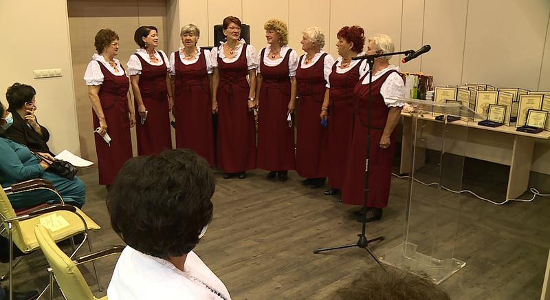 Köszönet az időseknek