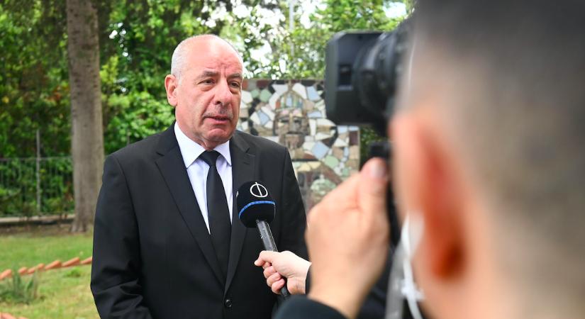 „A jó mindenkiben ott lakik” – Sulyok Tamás karácsonyi üzenete az országnak