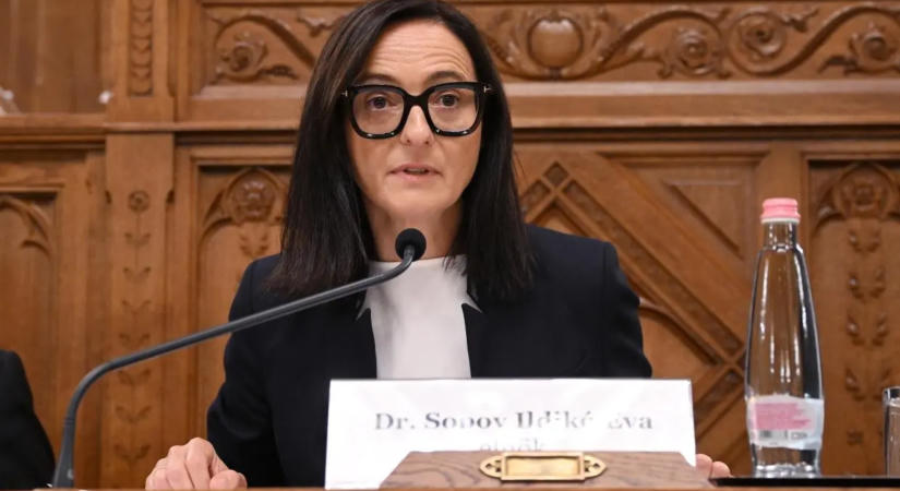 Sopov Ildikó Éva reagált a tatai koszorúzás körüli politikai vitákra