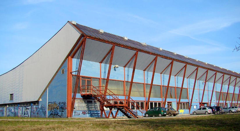 A téli stadion hőszigetelésére pályázik Érsekújvár