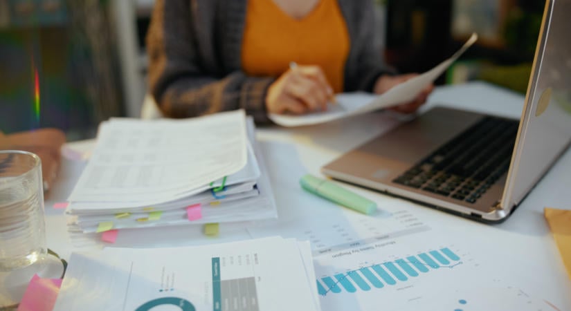 Fordulat jöhet a KATA-szabályokban: havi 130 ezer forintos adóteher érkezik a vállalkozóknak?