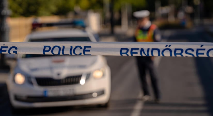 Baleset miatt lezárták az 51-es főutat: két autó karambolozott