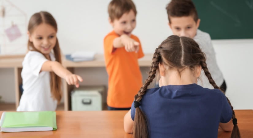 Amikor a nevetés már fáj – hogyan ismerjük fel a bullyingot?