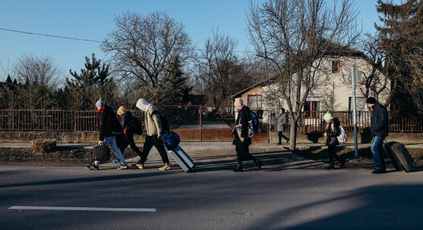 Karácsonykor is több ezer menekült érkezett Ukrajnából