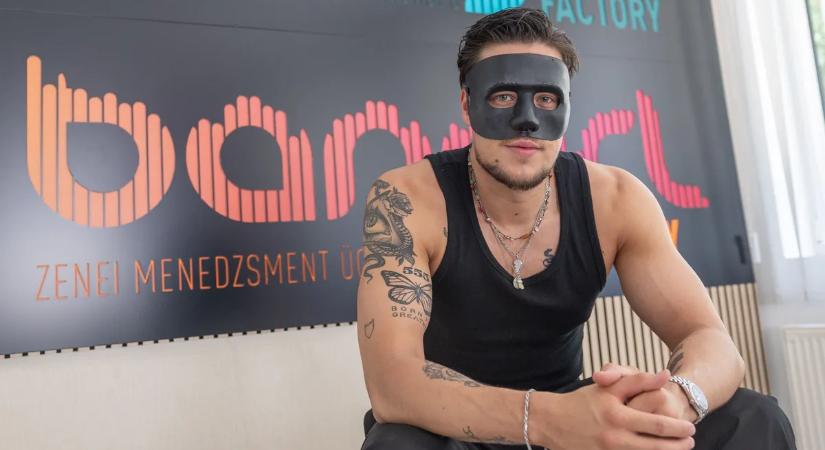„Habzsolom az élvezeteket, nagy kanál” – T. Danny első filmjében nézhet szembe régi önmagával?