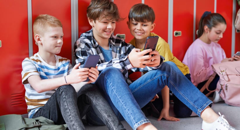 16 év alatt Facebook, TikTok, Instagram nélkül? Szlovákia lehet az első