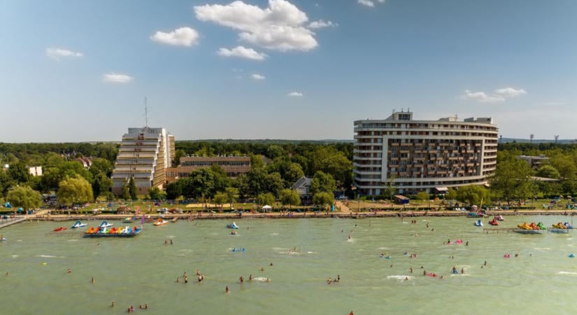 Durva válságban a Balaton: minden ötödik vendég eltűnt – a polgármester idén 170 millió forintos bevételkieséssel számol