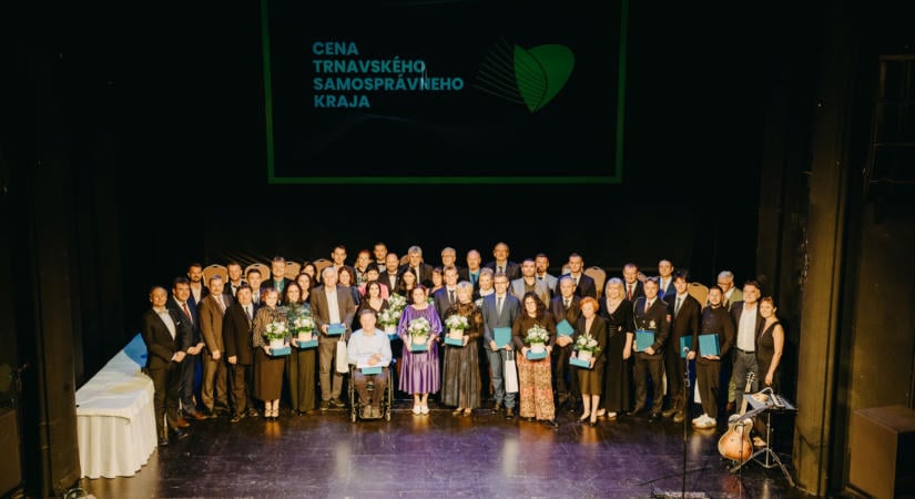 Megyei díjban részesült Trencsík János, a somorjai gimnázium igazgatóhelyettese