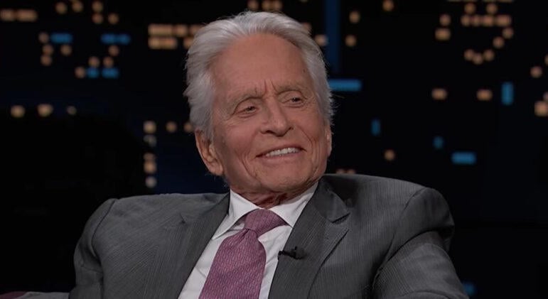 A 82 éves Michael Douglas eddig élete, tényleg pokolian jó menet lehetett – videó