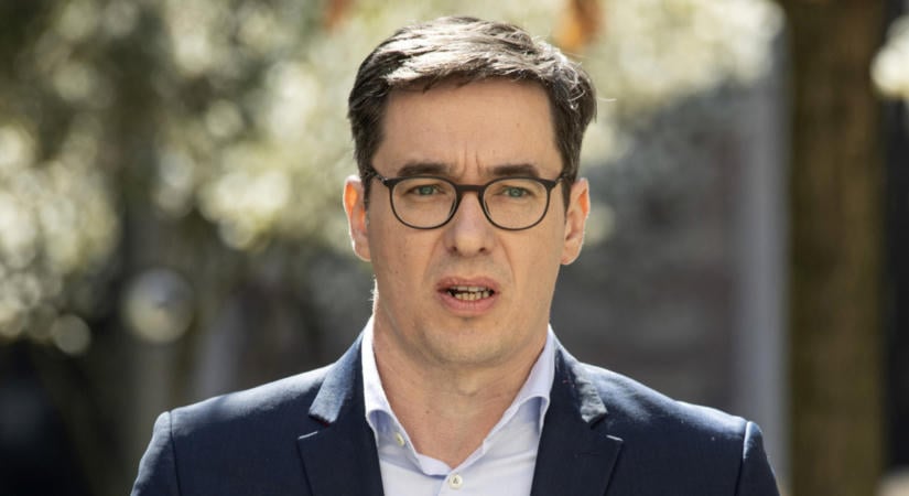 Karácsony nekiment Pikónak és Soproninak: „csodálatos a pesti humor”