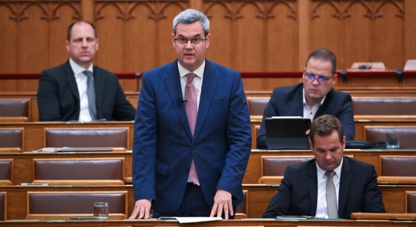 Előkerült egy email, amiben Takács Péter arról írt, hogy oda kéne baszni az Orvosi Kamarának