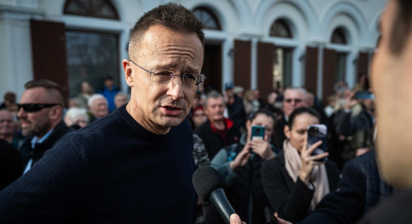 Meghallgatná Szijjártó Pétert a nemzetbiztonsági bizottság, de egyelőre azt sem tudják, hol érik el