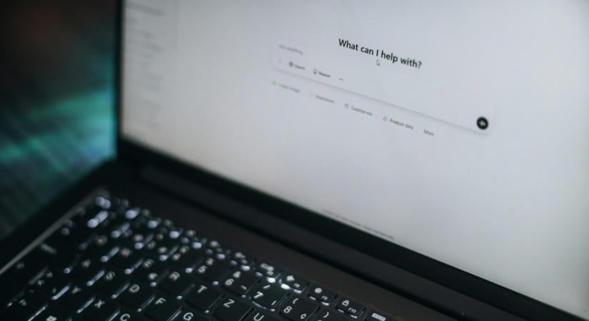 Itt a baj, az OpenAI mesterséges intelligenciája privát felhasználói képeket töltött fel online platformokra
