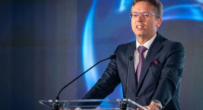 Ilyet sem láttunk még: Fodrászt és papot kért a rácsok mögé Hankó Balázs