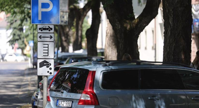 Ezt sokan várták: díjmentes parkolás jön Egerben