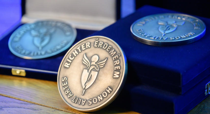 Inspiráló jó gyakorlatokat várnak a Richter Érdemérem díj pályázatán