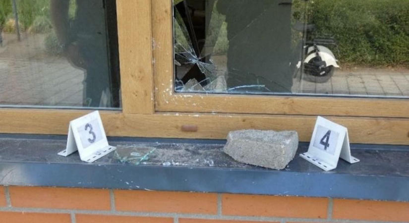 Nyakon csípték a betörőt, aki nem győzött lopni járni a heves megyei településen