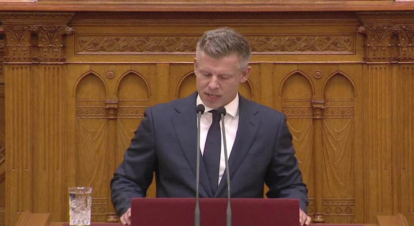 Magyar: A Fidesz-frakció jelenleg egy bűnözőt bújtat a Parlamentben